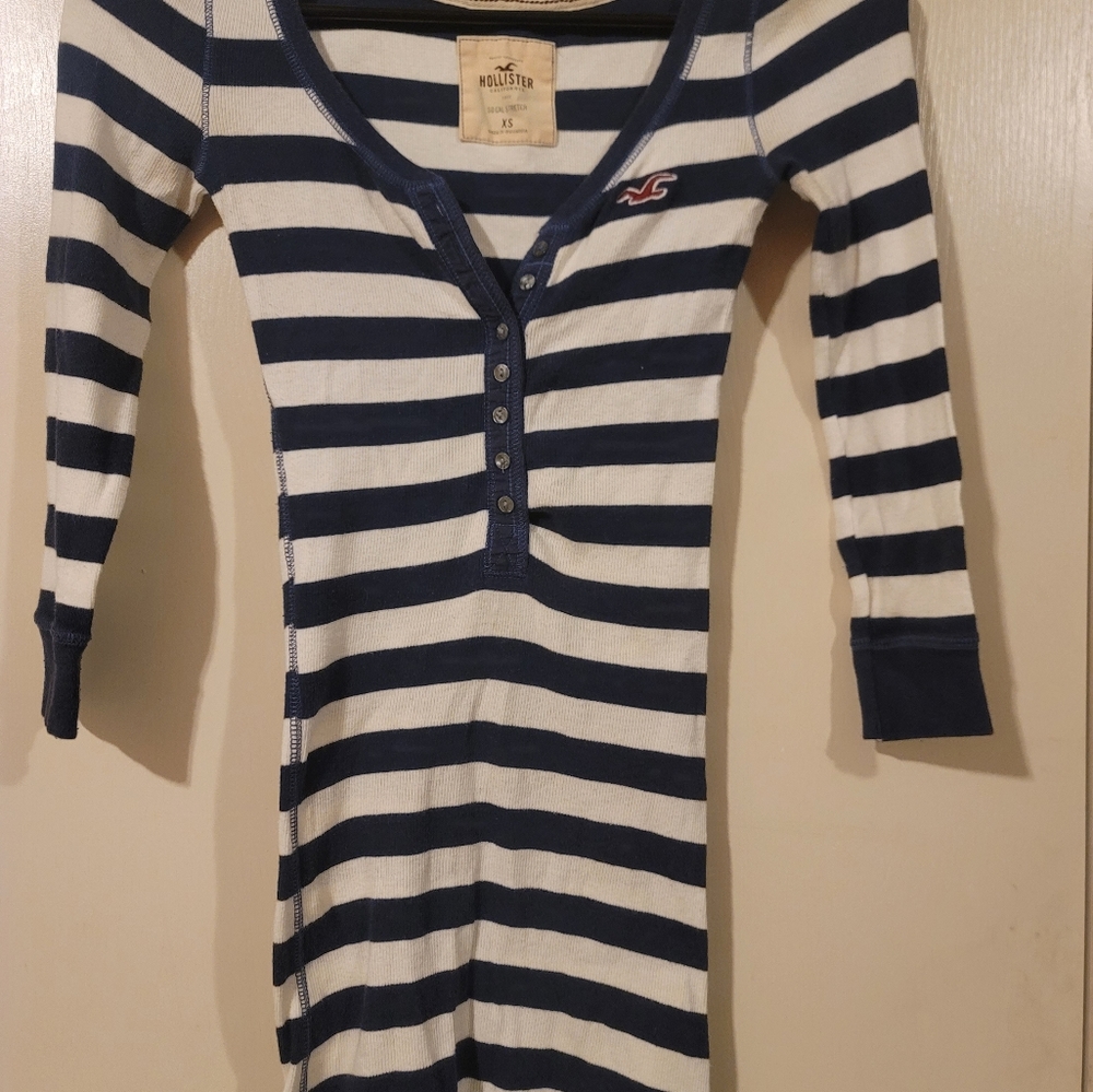 Hollister quarter sleeve t-shirt
